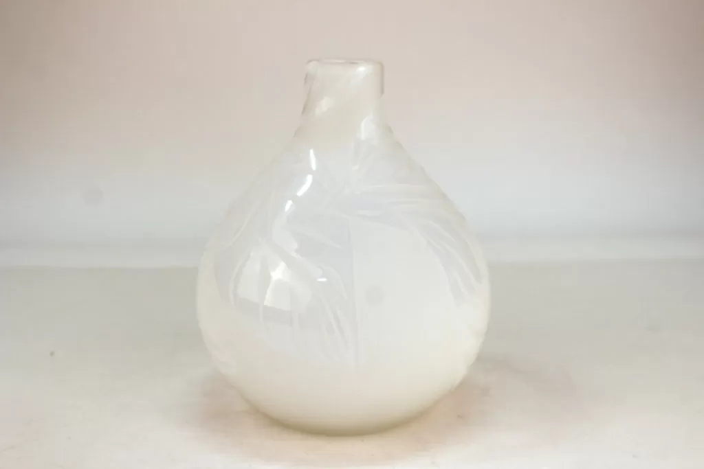 Bulb Vase in White Glass with Leaf Pattern