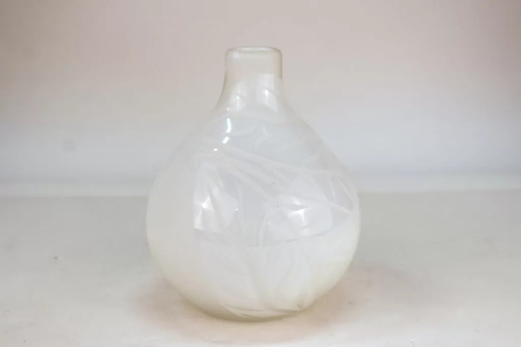 Bulb Vase in White Glass with Leaf Pattern