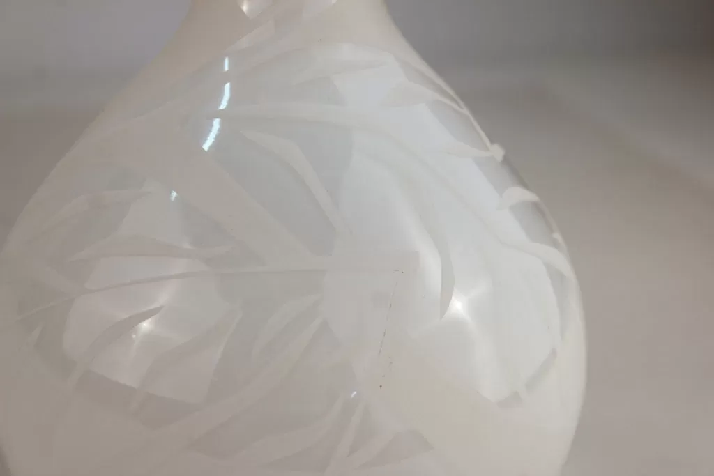 Bulb Vase in White Glass with Leaf Pattern