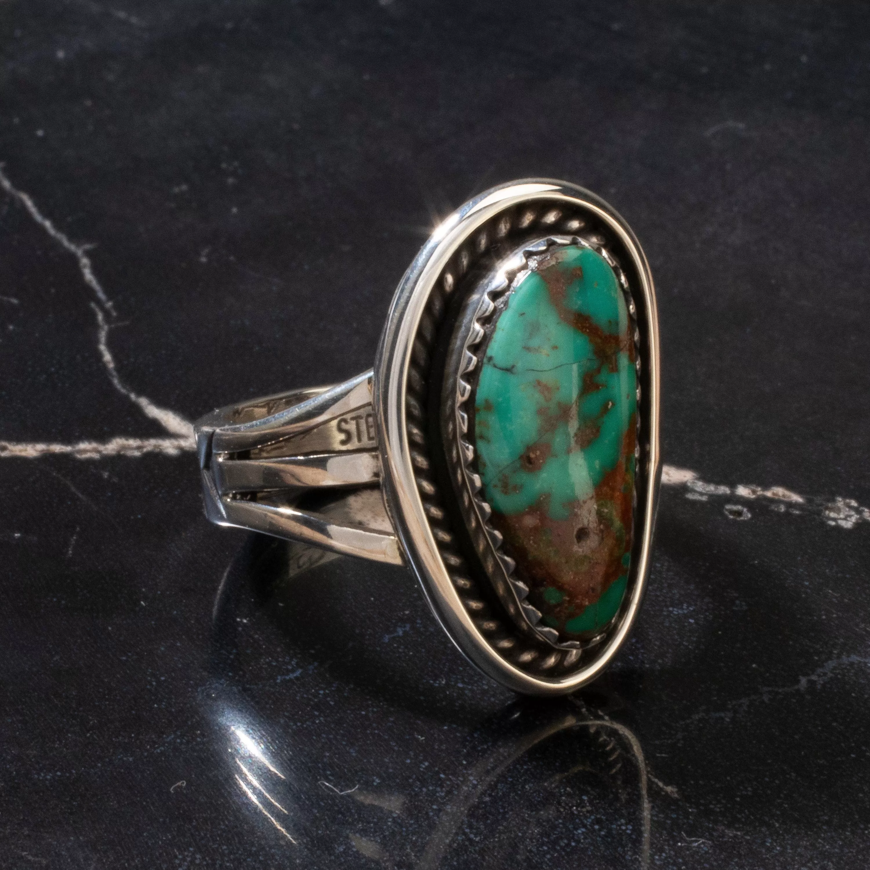 Joe Piaso Jr. King Manassa Turquoise Round Navajo USA Native American Made 925 Sterling Silver Ring