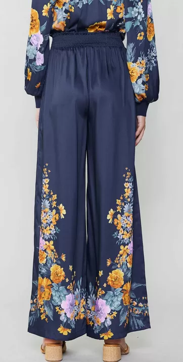 Jones Floral Print Pants in Navy