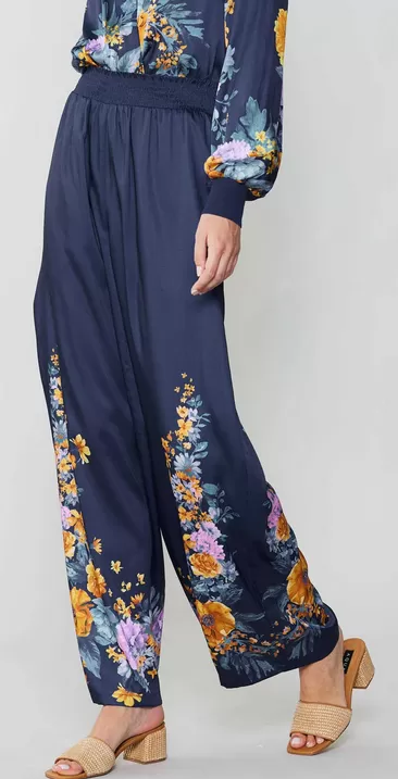 Jones Floral Print Pants in Navy