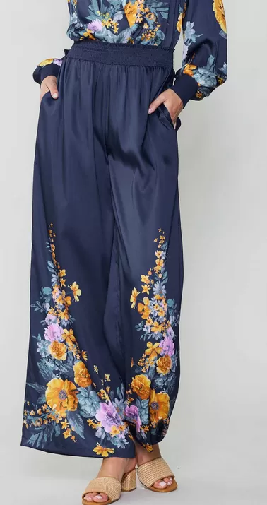 Jones Floral Print Pants in Navy