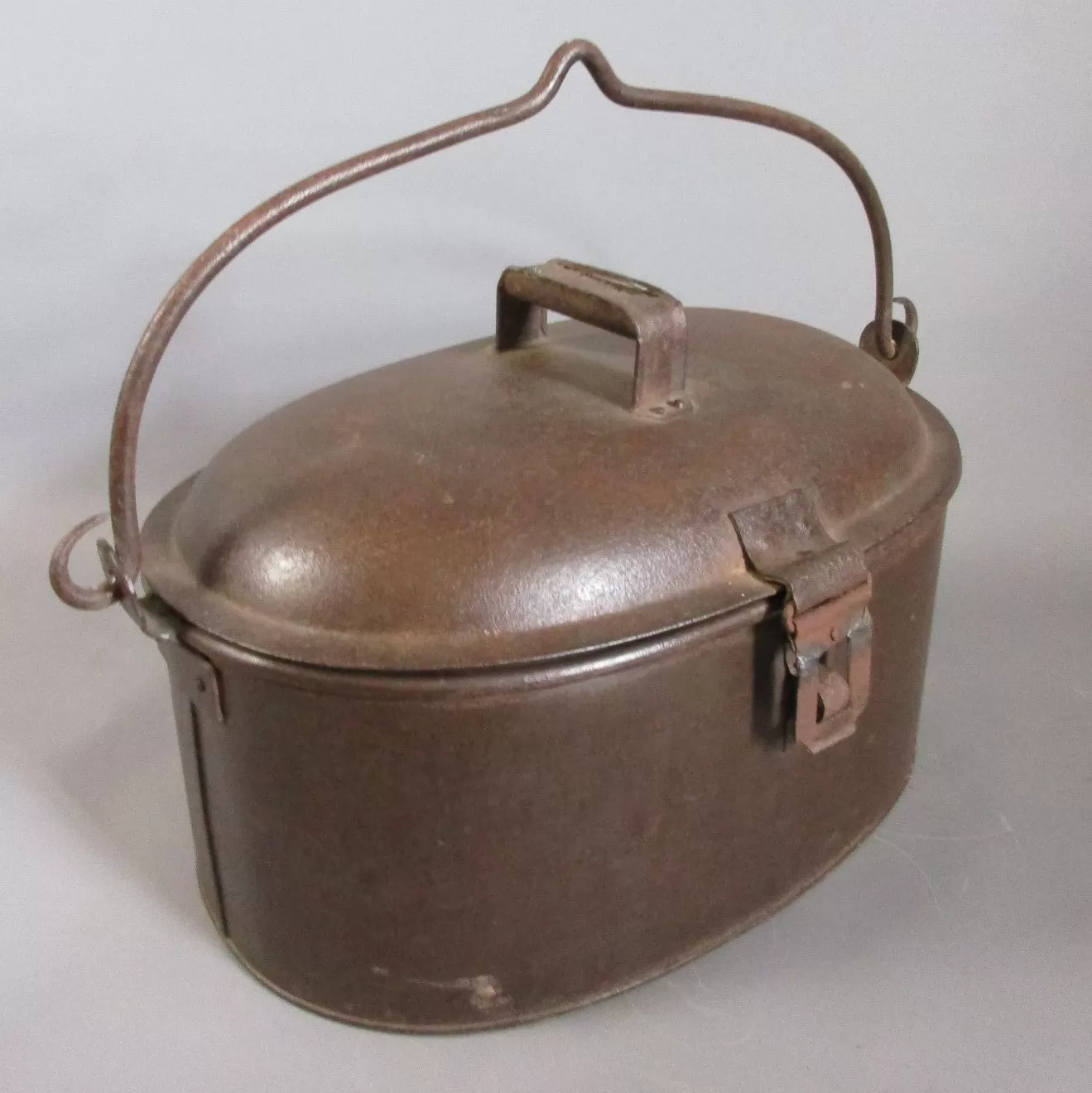 Large Decorative Iron Oval Cooking Pot Antique c1913