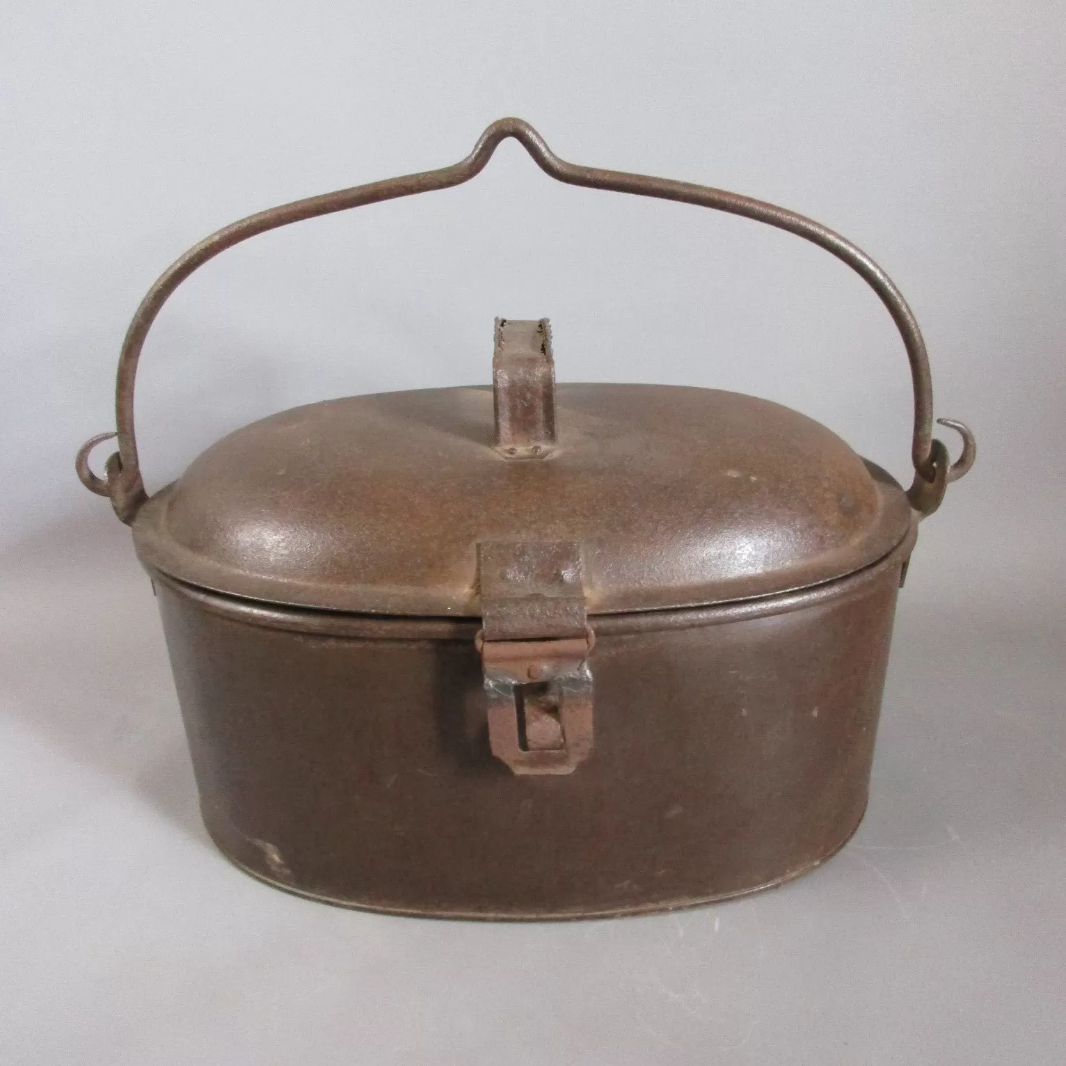 Large Decorative Iron Oval Cooking Pot Antique c1913