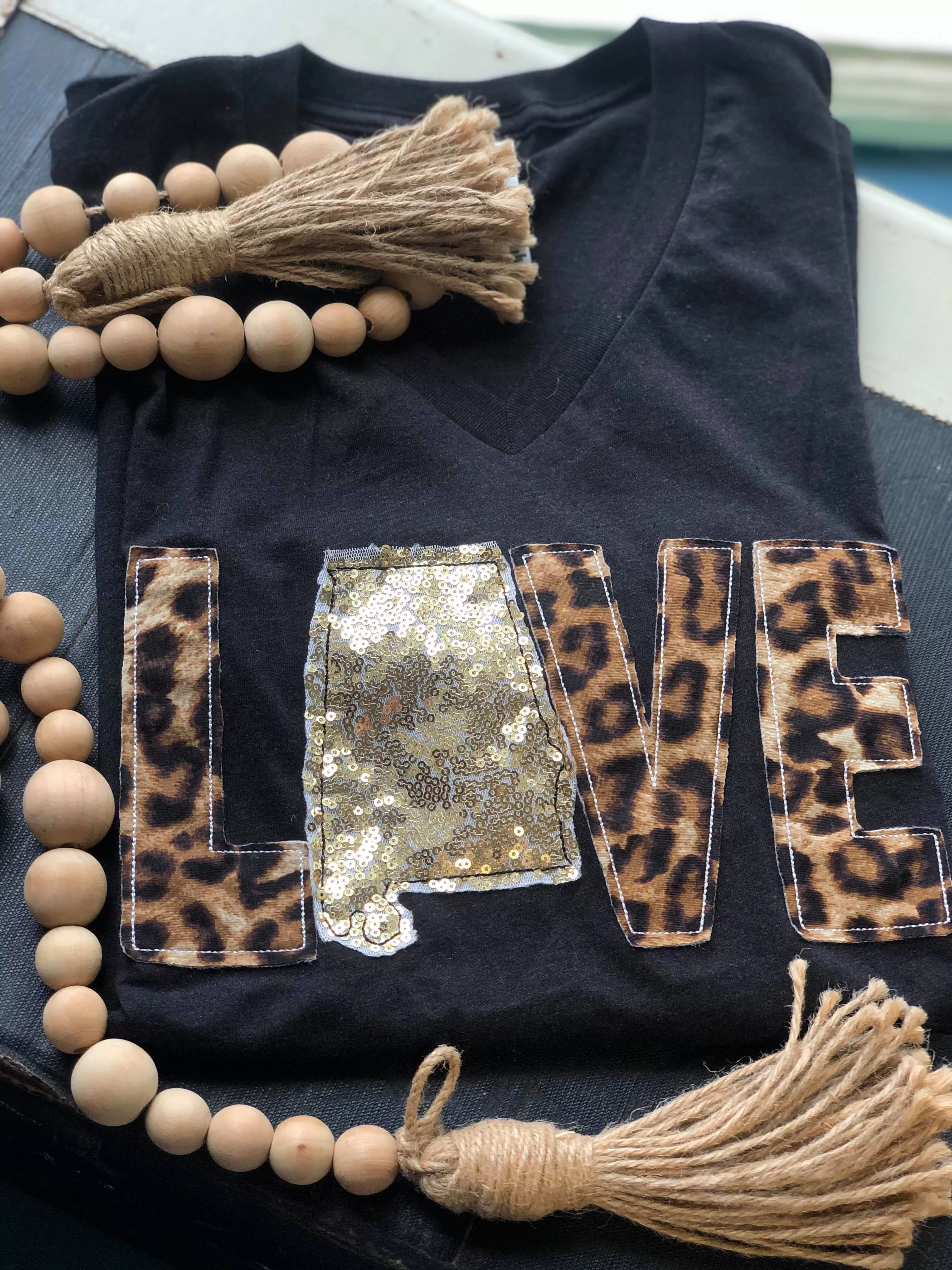 {LOVE YOUR STATE} Random Leopard   Gold Sequins State Black V-Neck Tee