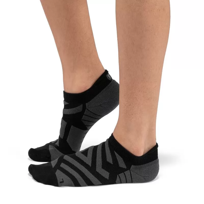 On Women's Performance Low Sock - Black/Shadow