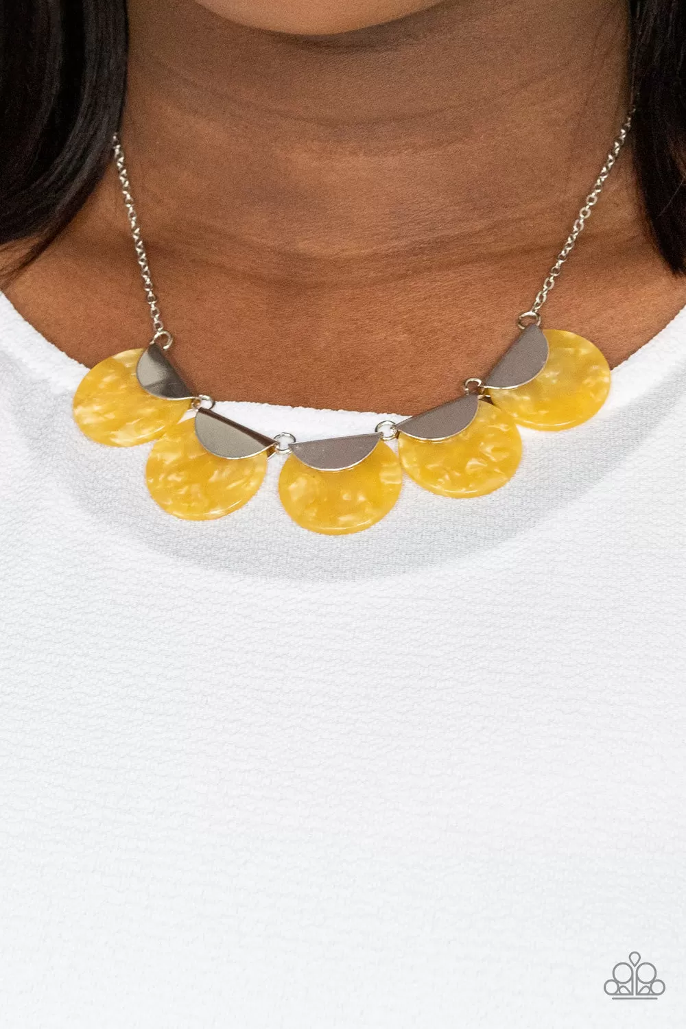 Paparazzi Mermaid Oasis - Yellow Iridescent Shell Short Necklace