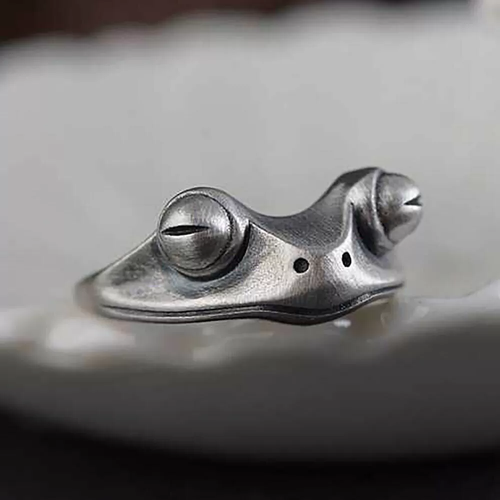 Sterling Silver Protruding Big Eyes Frog Ring