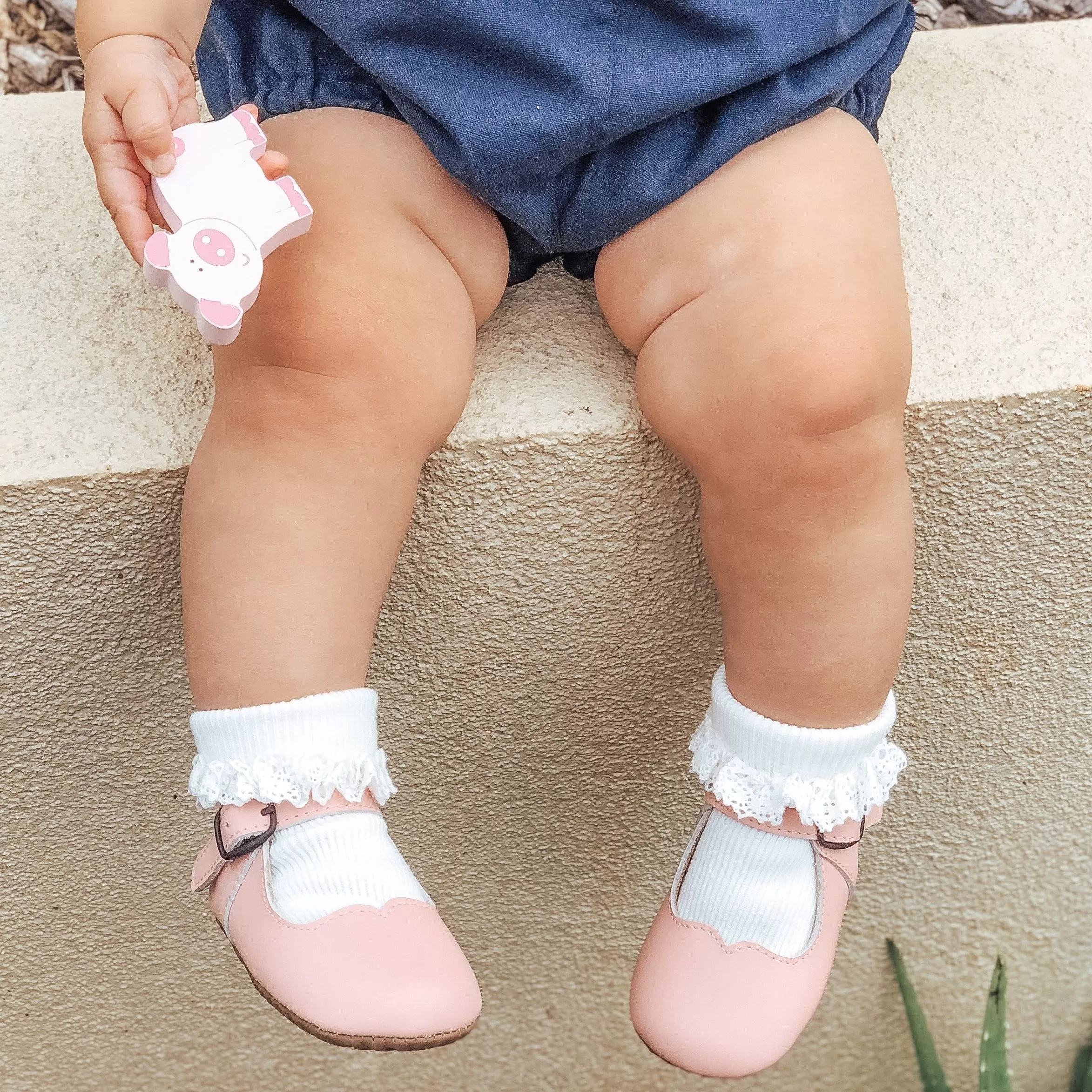 WHITE CROCHET FRILL SOCKS