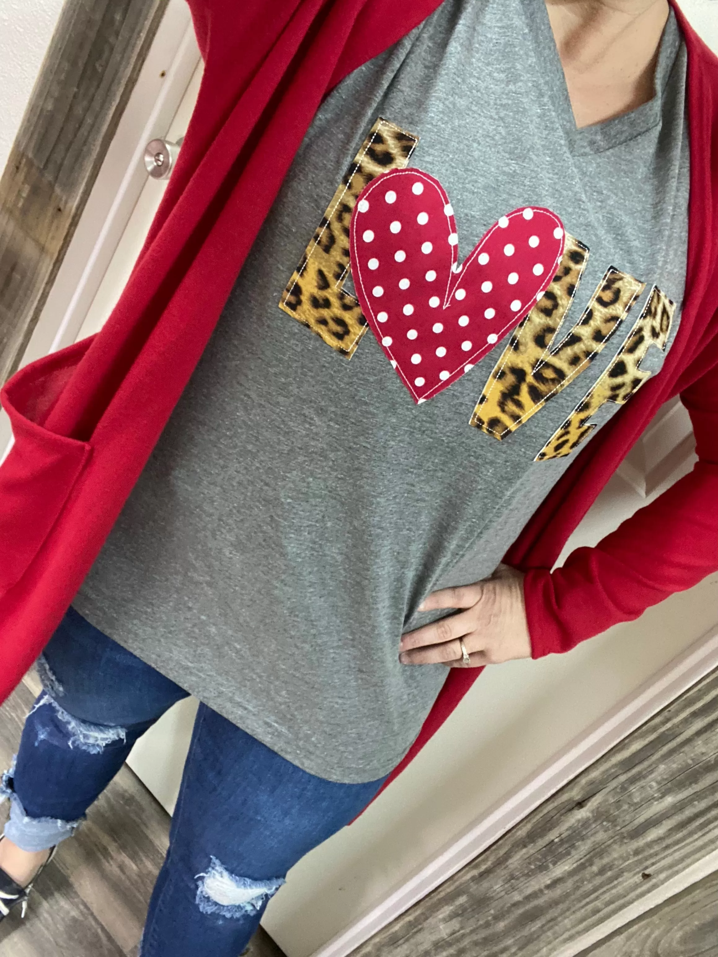 {WILD   LOVELY} Leopard   Heart Appliqued Gray V-Neck Tee